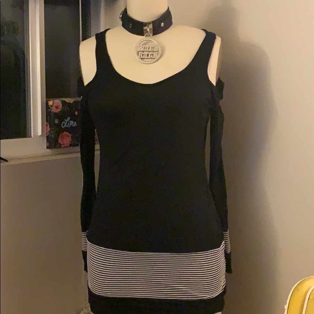 Foreign exchange long sleeve slit shoulder shirt